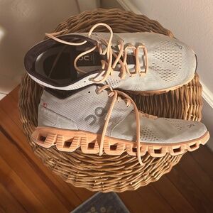 Used Cloud X (size 10) silver/almond